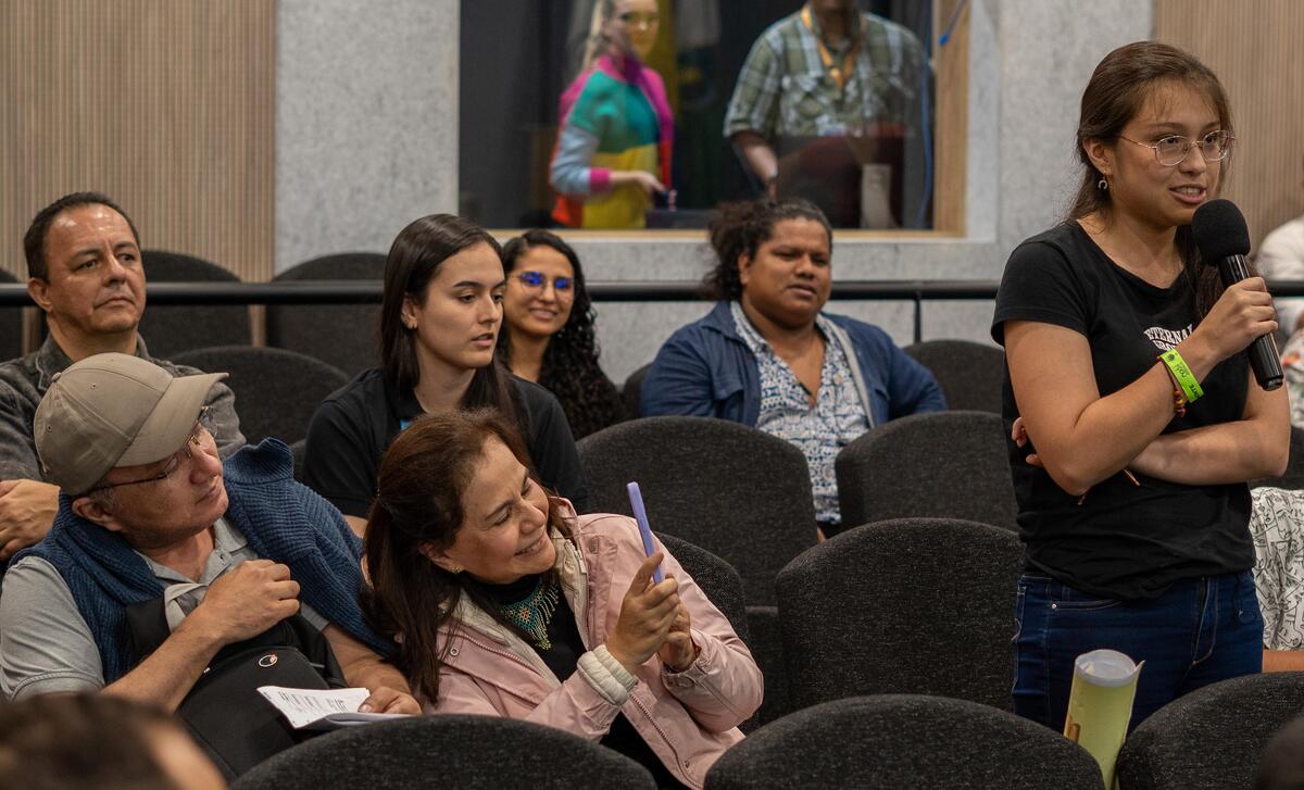 La Digitalidad Próxima se vive en los semilleros: encuentro con estudiantes investigadores en la IU Digital de Antioquia