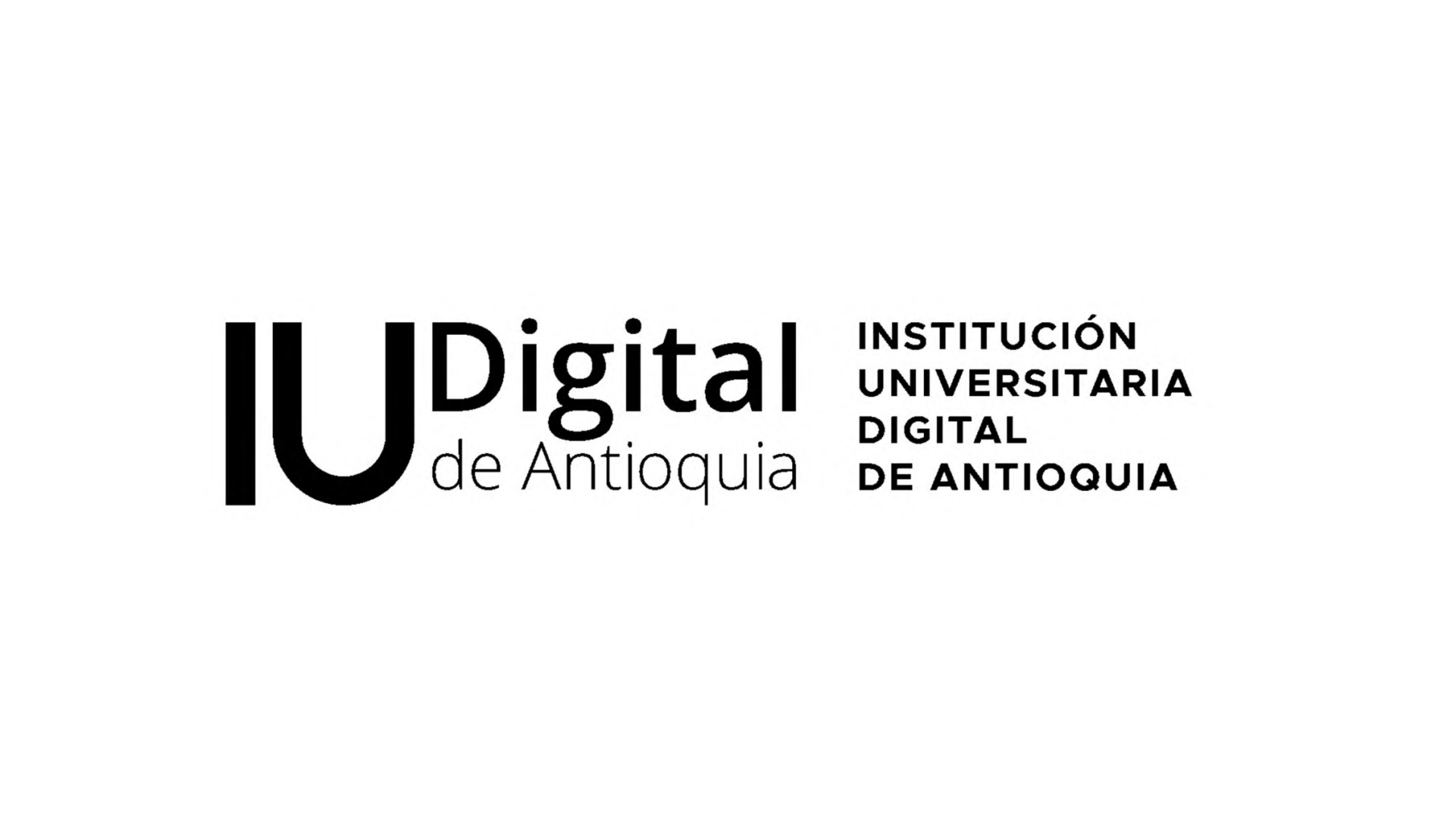 Rector de la IU Digital de Antioquia en Colombia 5.0 frente al escenario del Ministerio TIC